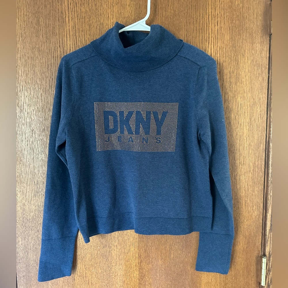 NWT DKNY Jeans Turtleneck Logo Knit Sweater & Crystals on the Front Size Medium